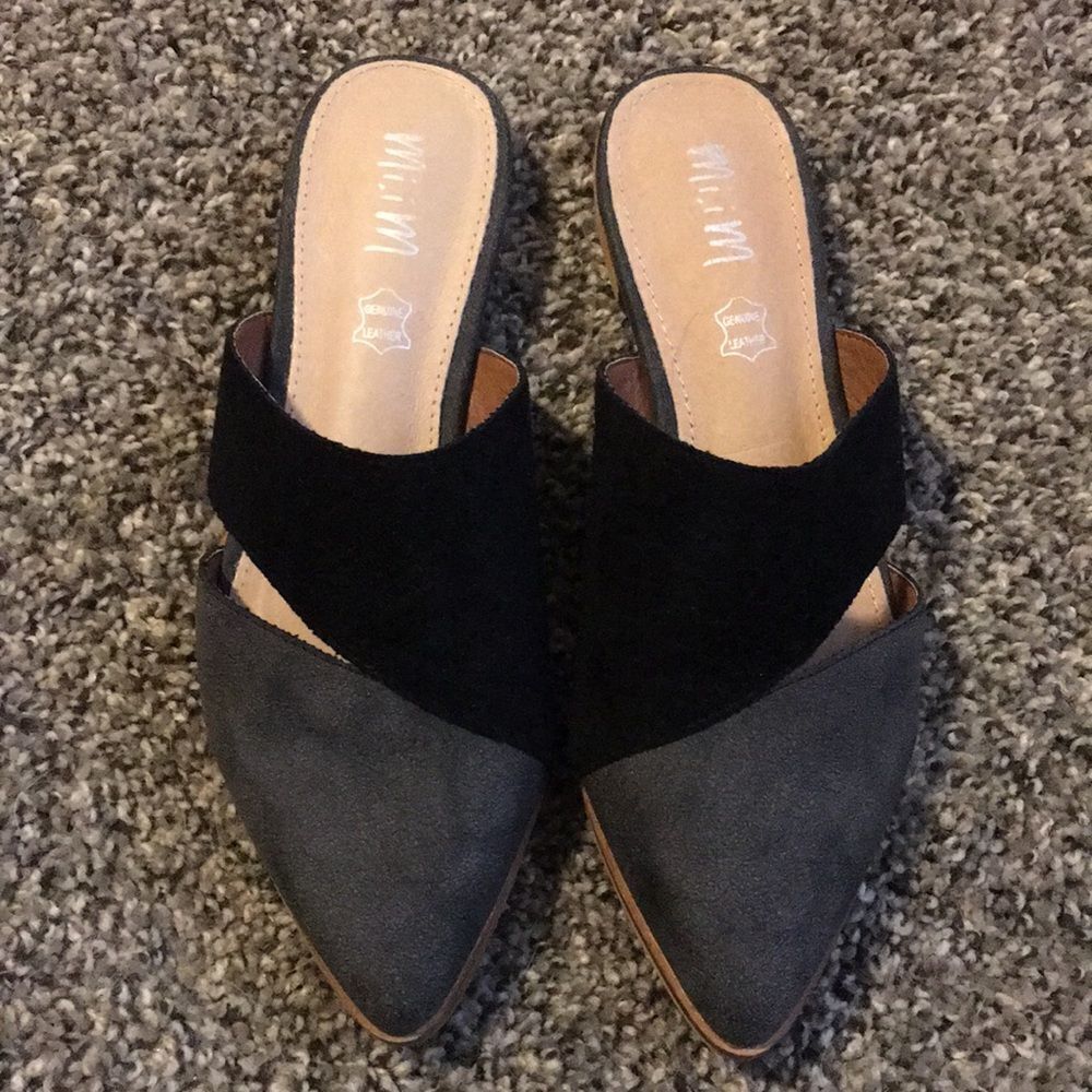Mi.iM Black and Grey Leather Suede Pointed Toe Flat Size 7